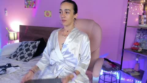 Snapshot of danna__castle chatting on 02.05.25 Dannacastle online show from 02.05.25