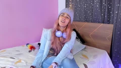 Snapshot of danna__castle chatting on 02.25.25 Dannacastle online show from 02.25.25