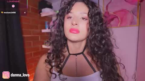 Danna Lovs online show from 09.25.25