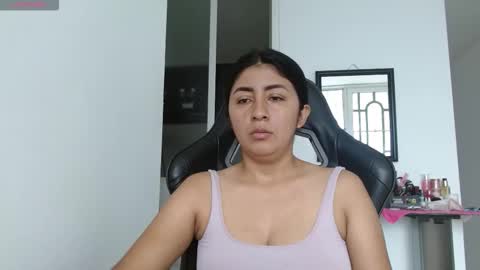 Snapshot of danna_peterson chatting on 11.17.25 Danna online show from 11.17.25