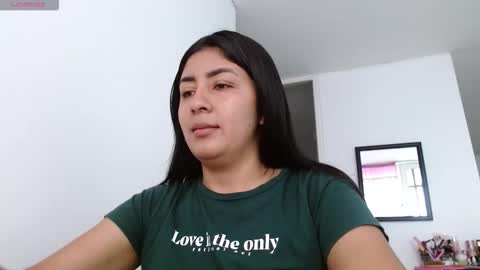 Snapshot of danna_peterson chatting on 12.04.25 Danna online show from 12.04.25