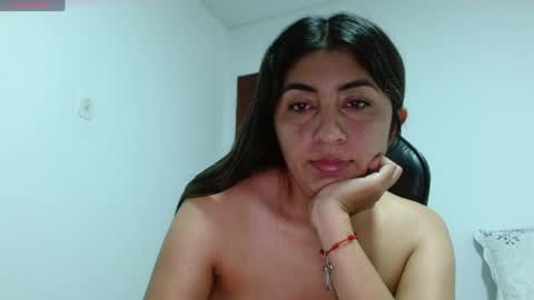 Snapshot of danna_peterson chatting on 06.19.26 Danna online show from 06.19.26
