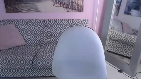 Snapshot of danna_wagner chatting on 12.15.25 danna_wagner online show from 12.15.25