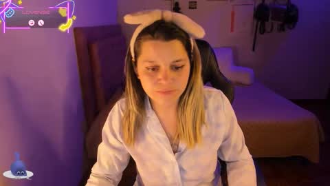 Snapshot of danna_wry chatting on 12.20.25 danna_wry online show from 12.20.25