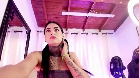 Danna Berlin  online show from 02.20.25