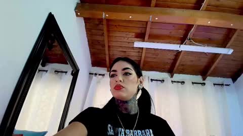 Danna Berlin  online show from 02.22.25