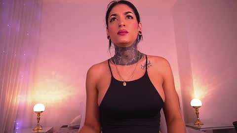 Danna Berlin  online show from 11.18.25
