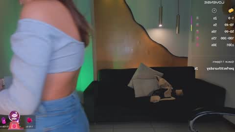 Danna Cruz  online show from 02.08.25