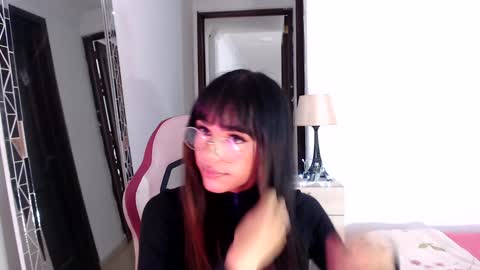 Snapshot of dannadoll69 chatting on 01.17.25 Dannamunoz130 online show from 01.17.25