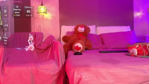 Snapshot of dannadoll69 chatting on 09.15.25 Dannamunoz130 online show from 09.15.25