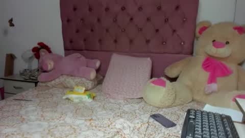 Danna Sofia jeins online show from 03.02.26