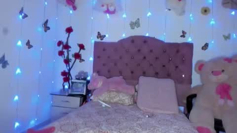 Danna Sofia jeins online show from 03.19.26