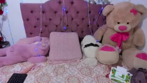 Danna Sofia jeins online show from 07.06.26
