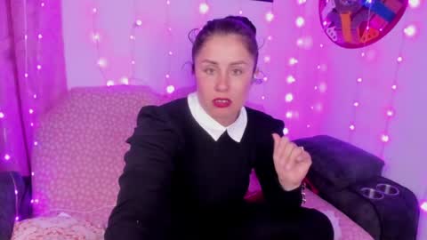 Danna Sofia jeins online show from 08.06.26