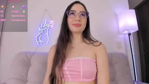 Snapshot of dannate1 chatting on 12.20.24 danna online show from 12.20.24