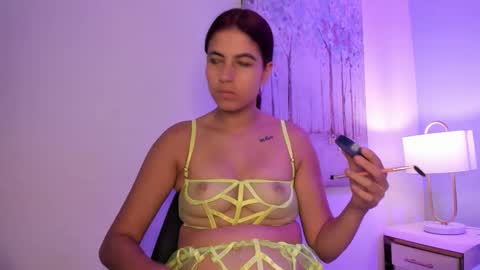 danniakross online show from 12.04.25