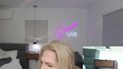 Snapshot of dannidaniels chatting on 01.28.25 DANNI DANIELS online show from 01.28.25