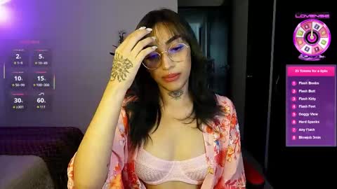 Snapshot of dannielle_ chatting on 09.16.25 online show from 09.16.25