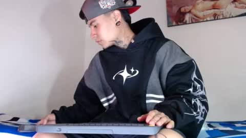 Snapshot of dannteftm chatting on 12.25.24 DANNTE online show from 12.25.24