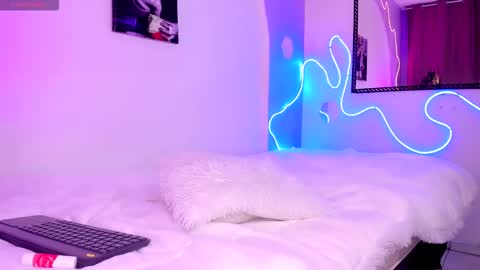 Snapshot of dannyhot__ chatting on 09.16.25 Danny online show from 09.16.25