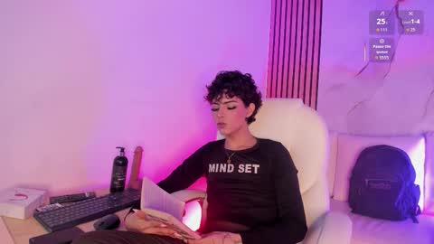 Snapshot of dannysastar_ chatting on 12.22.25 DANNYSA online show from 12.22.25