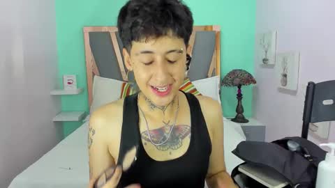 Snapshot of dante_bieber chatting on 12.17.25 dante online show from 12.17.25