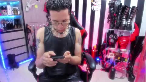 Snapshot of dante_infernos chatting on 10.06.25 Dante online show from 10.06.25