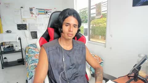 Snapshot of dantedecentralized chatting on 09.30.25 X Dante7373574 online show from 09.30.25