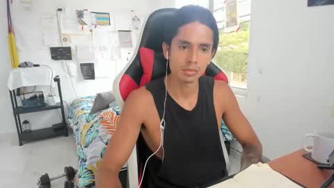 Snapshot of dantedecentralized chatting on 10.01.25 X Dante7373574 online show from 10.01.25