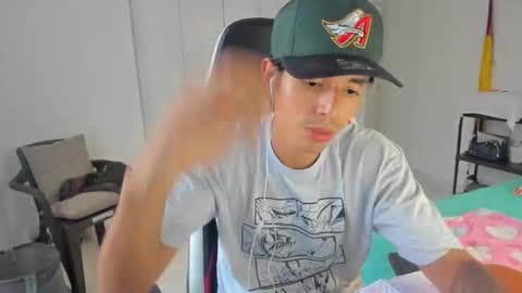 Snapshot of dantedecentralized chatting on 10.10.25 X Dante7373574 online show from 10.10.25