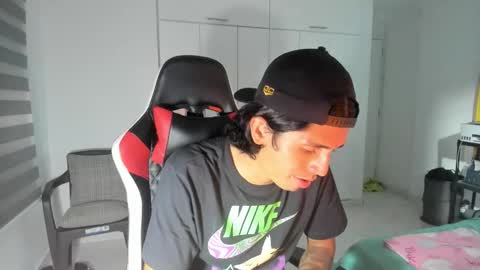 Snapshot of dantedecentralized chatting on 10.19.25 X Dante7373574 online show from 10.19.25