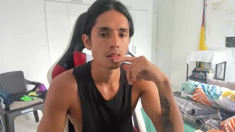 Snapshot of dantedecentralized chatting on 10.22.25 X Dante7373574 online show from 10.22.25