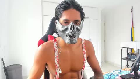 Snapshot of dantedecentralized chatting on 10.31.25 X Dante7373574 online show from 10.31.25