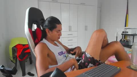 Snapshot of dantedecentralized chatting on 11.04.25 X Dante7373574 online show from 11.04.25