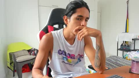 Snapshot of dantedecentralized chatting on 11.05.25 X Dante7373574 online show from 11.05.25