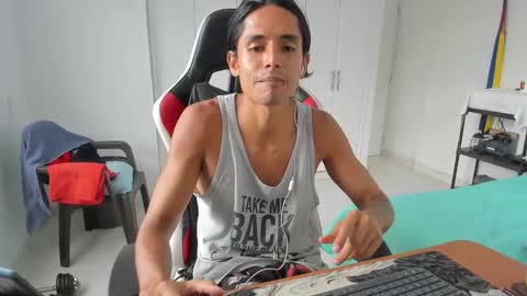 Snapshot of dantedecentralized chatting on 11.24.25 X Dante7373574 online show from 11.24.25