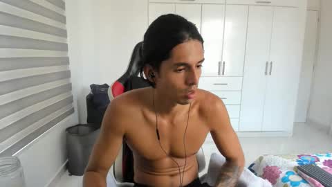 Snapshot of dantedecentralized chatting on 12.15.25 X Dante7373574 online show from 12.15.25