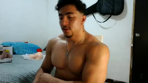 Snapshot of dantevicius chatting on 11.05.25 Dante Vicius online show from 11.05.25