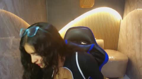 Dany online show from 10.24.25