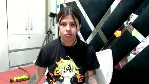 Snapshot of daphne877046 chatting on 05.25.26 daphne877046 online show from 05.25.26