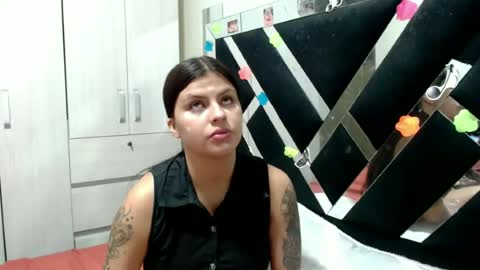 Snapshot of daphne877046 chatting on 06.13.26 daphne877046 online show from 06.13.26