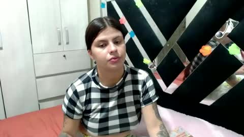 Snapshot of daphne877046 chatting on 06.14.26 daphne877046 online show from 06.14.26