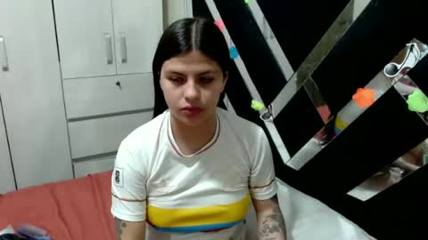 Snapshot of daphne877046 chatting on 06.17.26 daphne877046 online show from 06.17.26