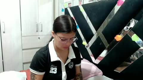 Snapshot of daphne877046 chatting on 07.01.26 daphne877046 online show from 07.01.26