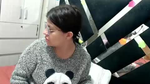 Snapshot of daphne877046 chatting on 07.05.26 daphne877046 online show from 07.05.26