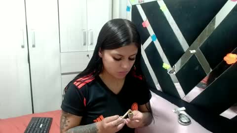 Snapshot of daphne877046 chatting on 07.14.26 daphne877046 online show from 07.14.26