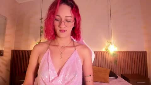 Snapshot of daphne_courtis chatting on 05.31.26 Daphne online show from 05.31.26