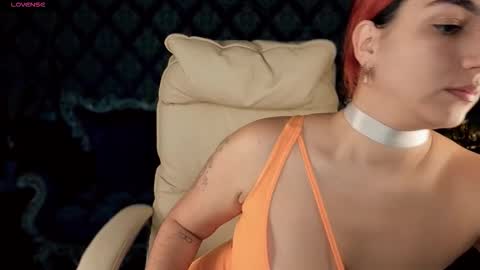 Snapshot of daphne_moss chatting on 11.28.25 Agatha online show from 11.28.25