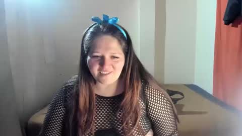 Snapshot of daphnegirlsexxy chatting on 12.15.25 daphnegirlsexxy online show from 12.15.25