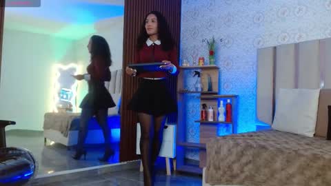 Snapshot of daphnne_tay chatting on 11.14.25 dhapnne online show from 11.14.25